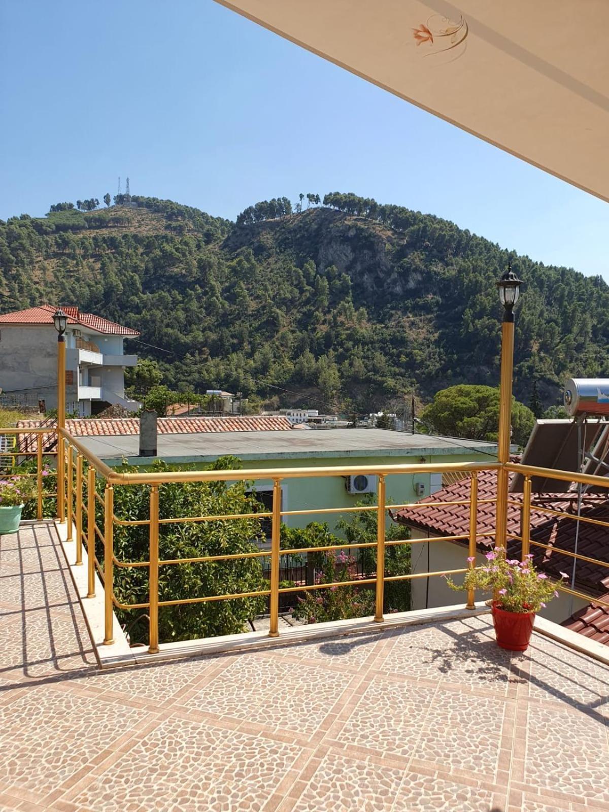 בראט Sara Guesthouse מראה חיצוני תמונה