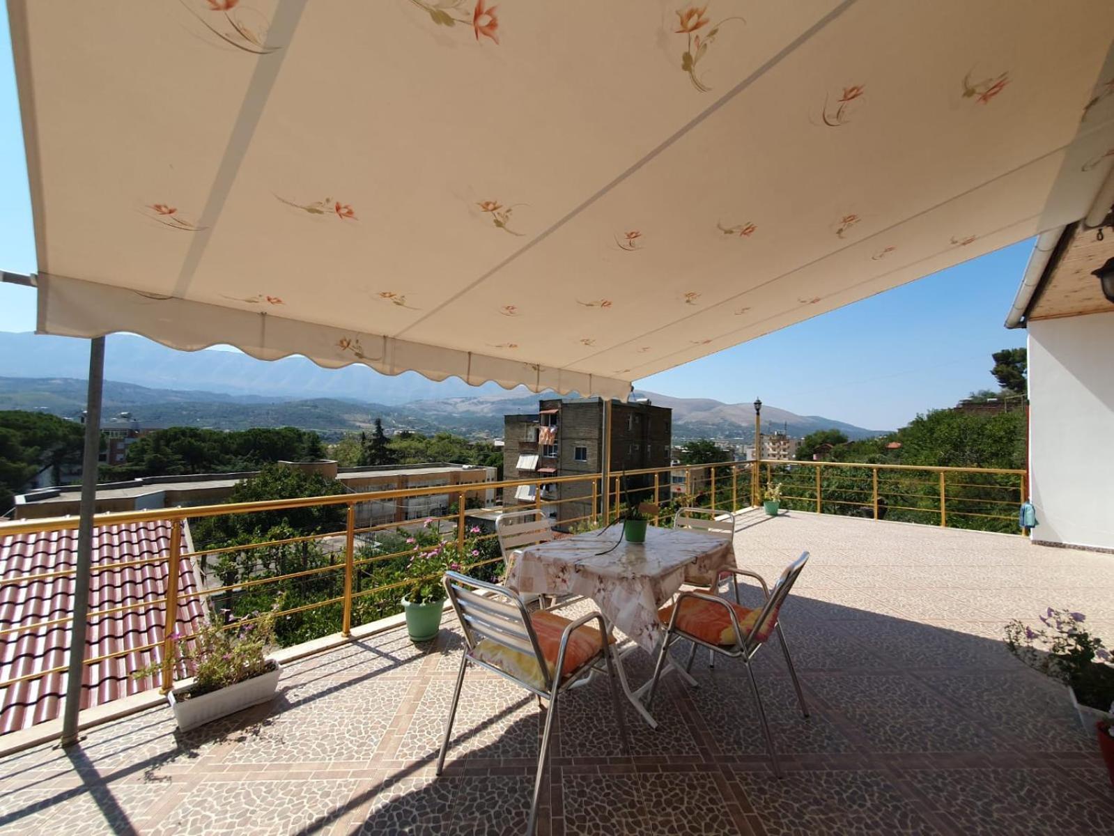 בראט Sara Guesthouse מראה חיצוני תמונה