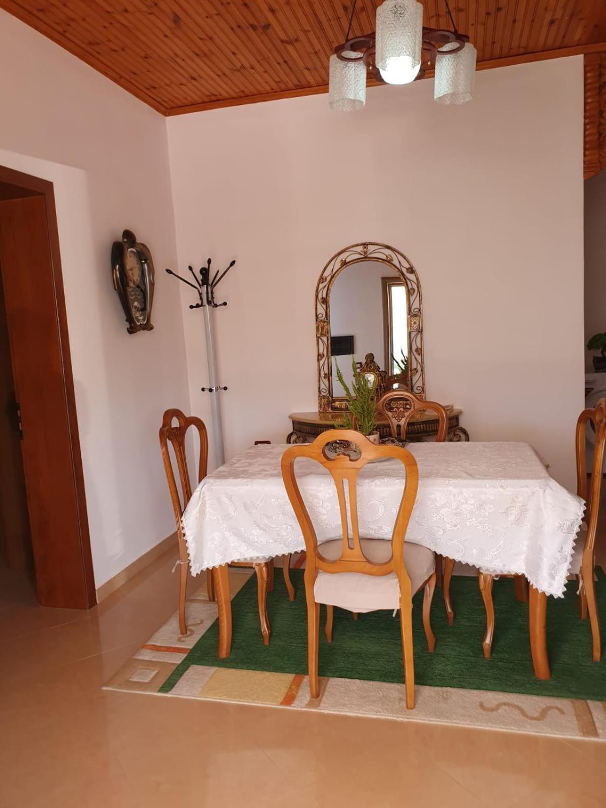 בראט Sara Guesthouse מראה חיצוני תמונה