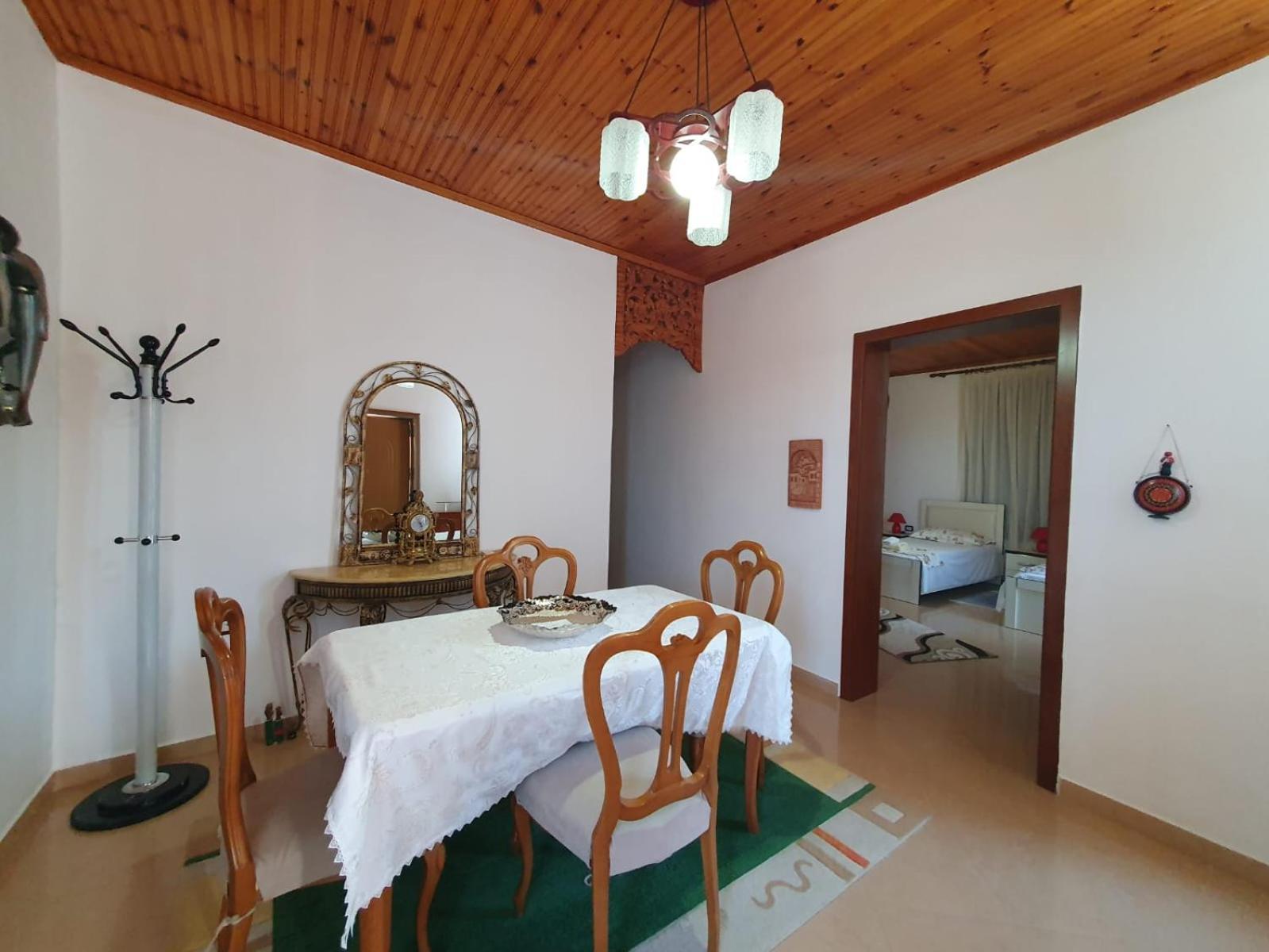 בראט Sara Guesthouse מראה חיצוני תמונה