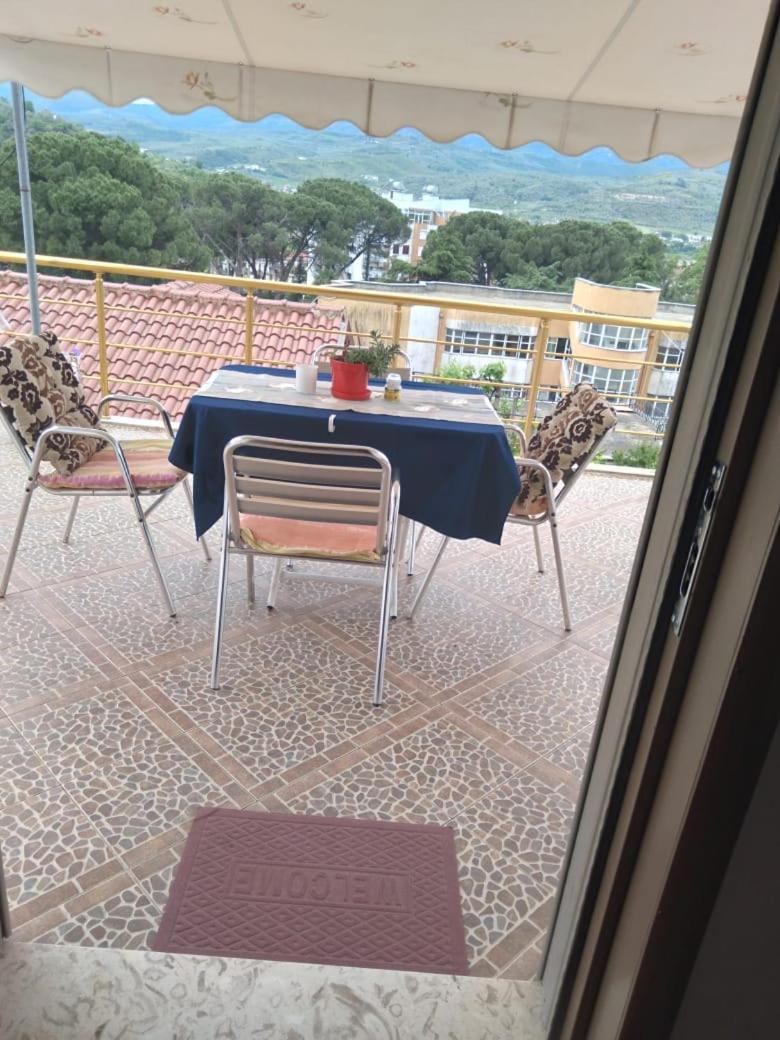 בראט Sara Guesthouse מראה חיצוני תמונה
