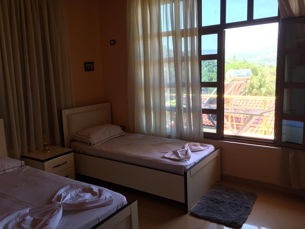 בראט Sara Guesthouse מראה חיצוני תמונה