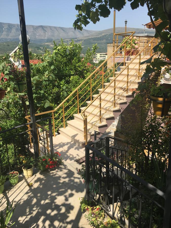 בראט Sara Guesthouse מראה חיצוני תמונה